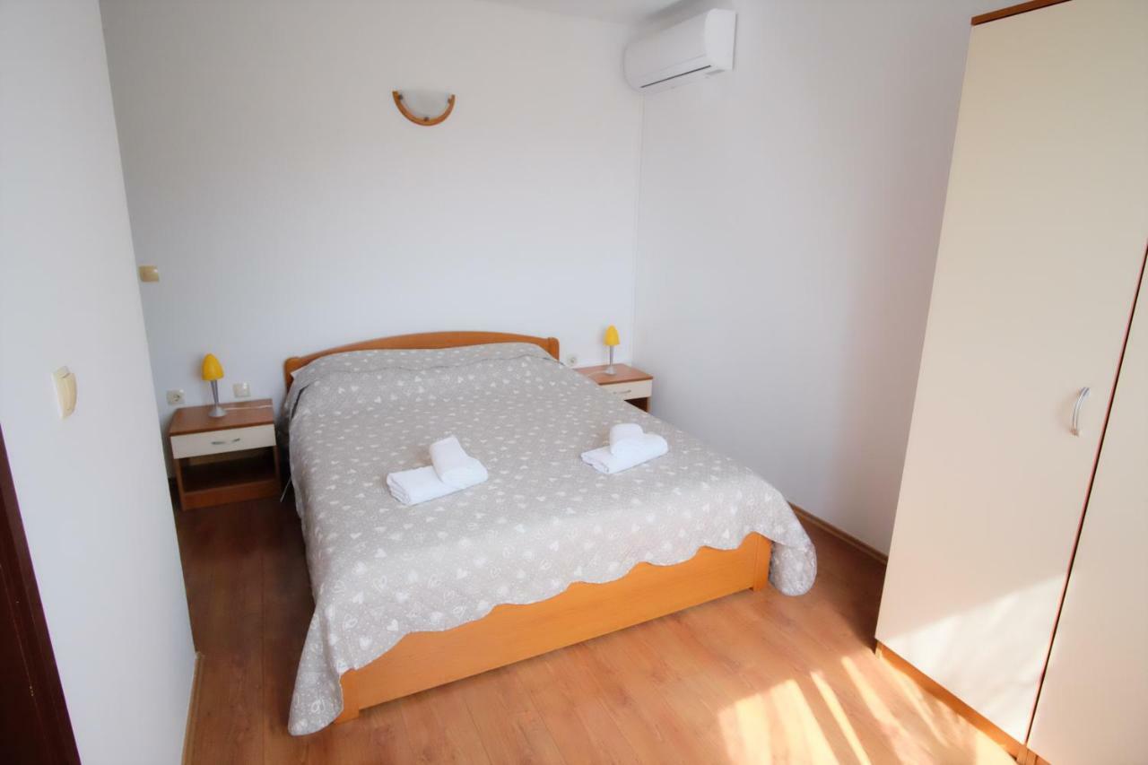 Apartmani Svemir ドラゲ エクステリア 写真