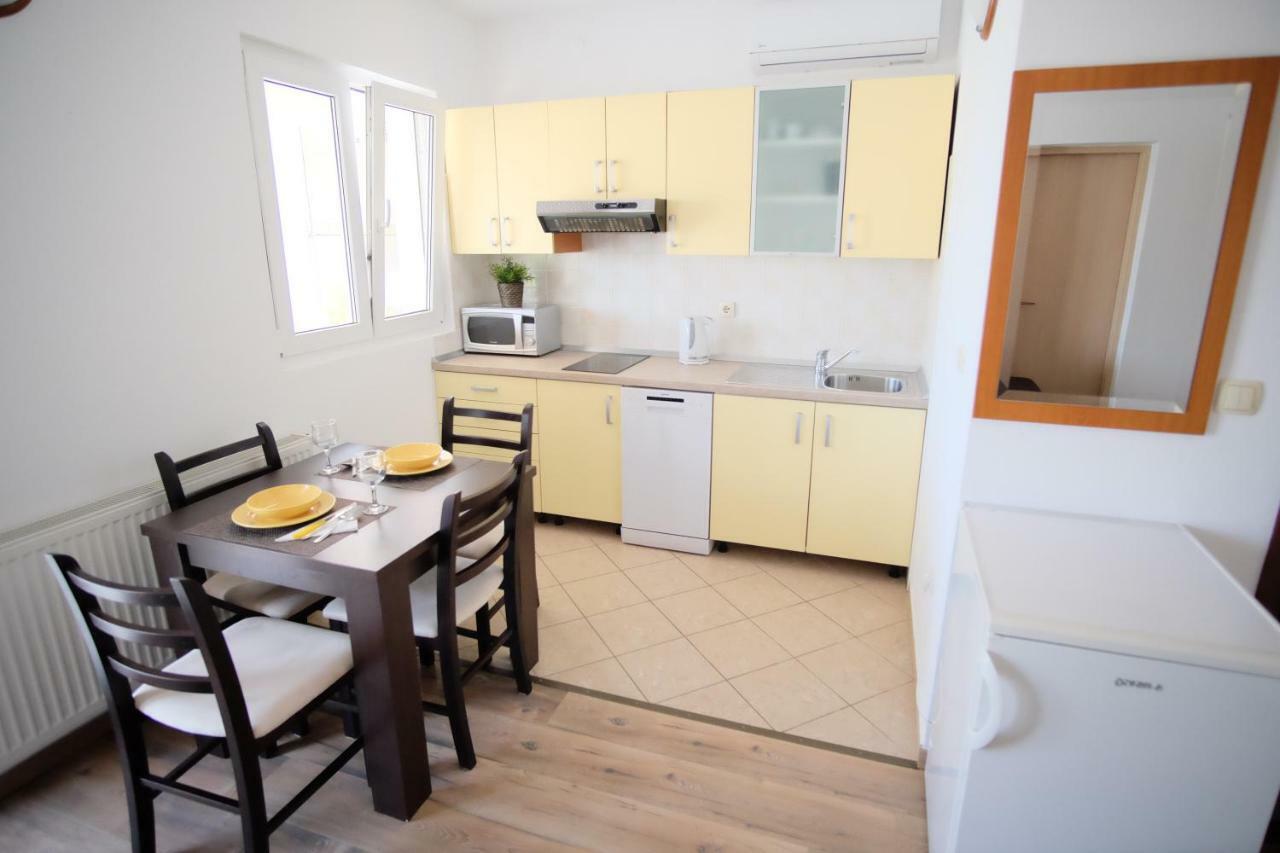 Apartmani Svemir ドラゲ エクステリア 写真